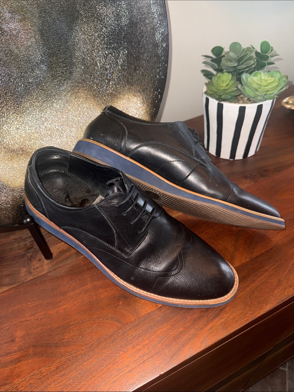Zanzara Men's Black Leather Dress Oxfords with Contrasting Trim size 11
